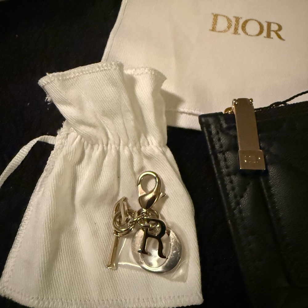 ❌SOLD❌ Dior Cannage Caro Wallet - Picture 4 of 12